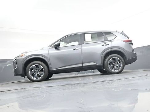 Used 2025 Nissan Rogue SV FWD image 35