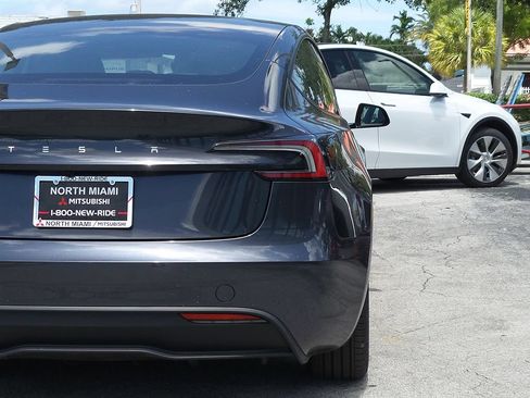 Used 2025 Tesla Model 3 Long Range RWD image 16