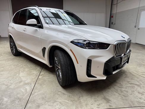 Certified 2024 BMW X5 xDrive40i w/ M Sport Package image 7