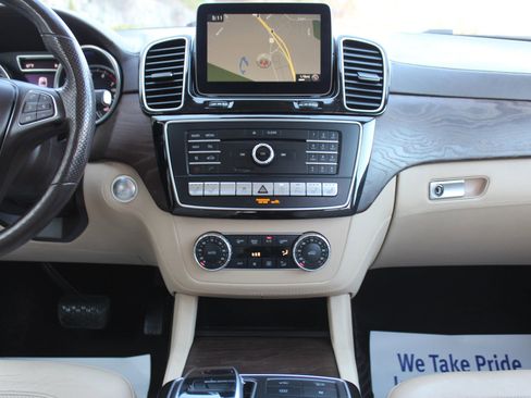 Used 2017 Mercedes-Benz GLS 450 4MATIC image 23