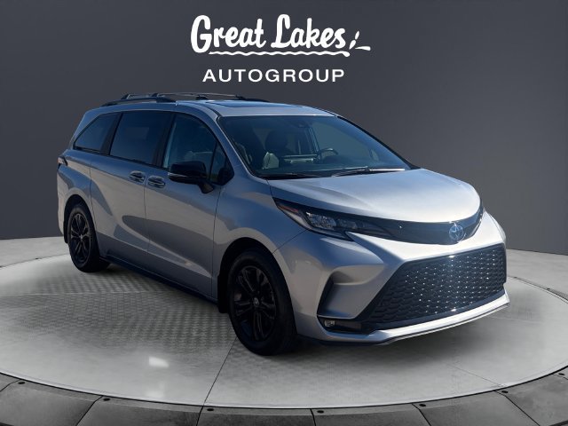 Used 2025 Toyota Sienna XSE w/ XSE Premium Package AWD/4WD image 7