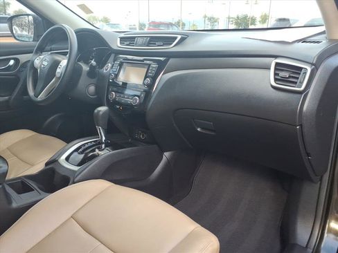 Used 2014 Nissan Rogue SV w/ SV Premium Package image 10