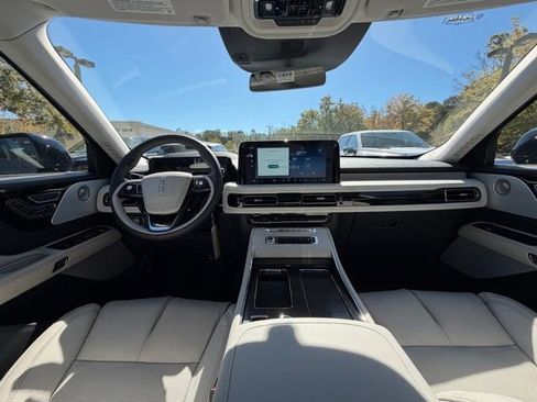New 2026 Lincoln Aviator Reserve image 11