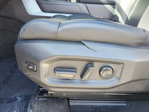 Used 2024 Toyota Sequoia Platinum image 6