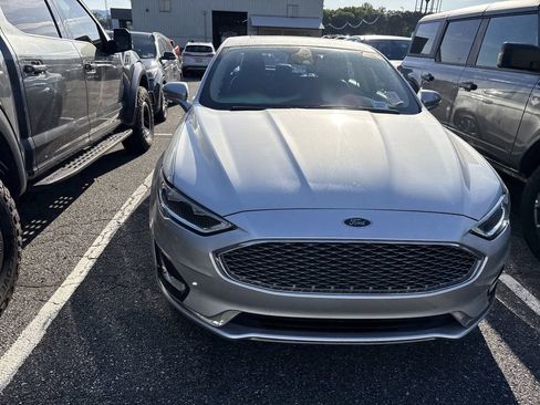 Used 2019 Ford Fusion Energi Titanium FWD image 4