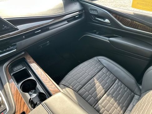 Used 2023 Cadillac Escalade Sport Platinum w/ LPO, ONYX Package AWD/4WD image 24