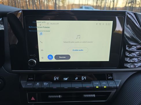 Used 2025 Toyota Camry SE image 21