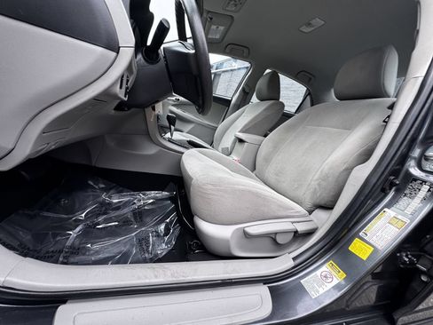 Used 2013 Toyota Corolla L FWD image 10