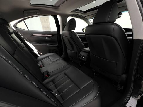 Used 2017 Lexus ES 350 w/ Luxury Package FWD image 14