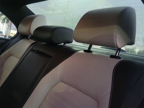 Used 2016 Volkswagen Jetta Sport image 12