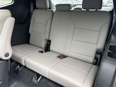 New 2025 GMC Acadia Elevation w/ Elevation Premium Package image 8