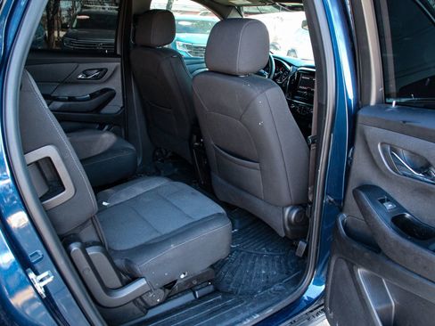 Used 2023 Chevrolet Traverse LT FWD image 35