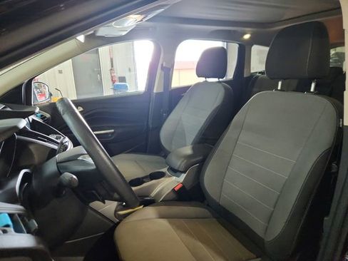 Used 2016 Ford Escape SE w/ Equipment Group 201A image 8