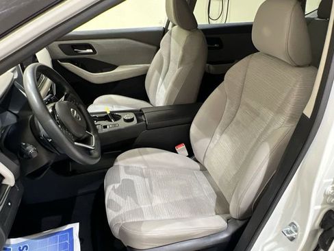 Used 2021 Nissan Rogue SV image 17