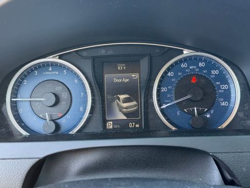 Used 2016 Toyota Camry XLE w/ Moonroof Package FWD image 24