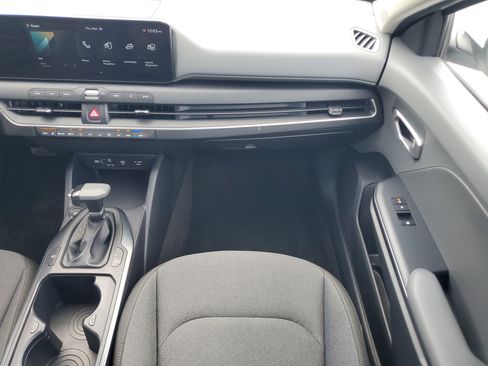 Used 2025 Kia K4 LXS image 20