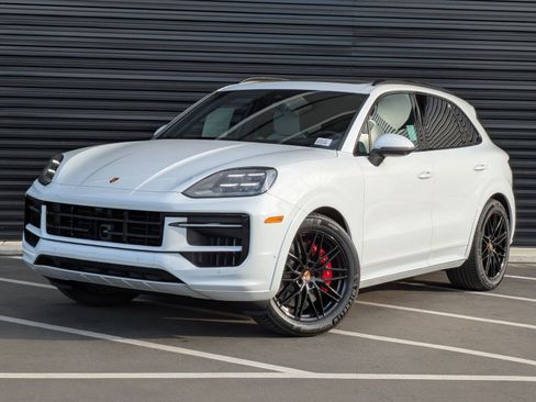New 2026 Porsche Cayenne S image 1
