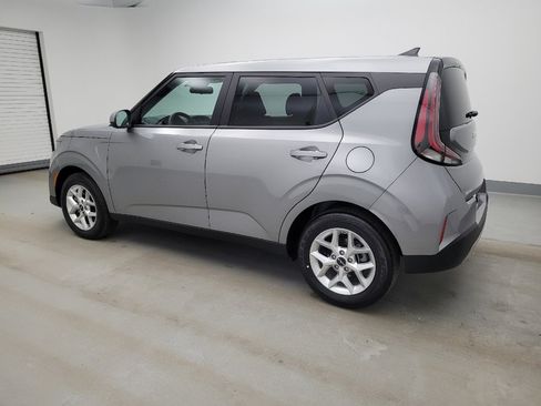 Used 2025 Kia Soul LX w/ LX Technology Package FWD image 3
