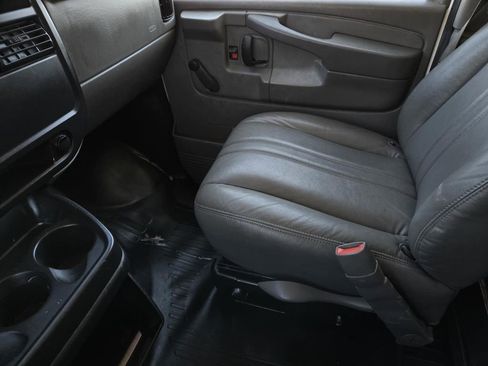 Used 2006 Chevrolet Express 3500 image 20