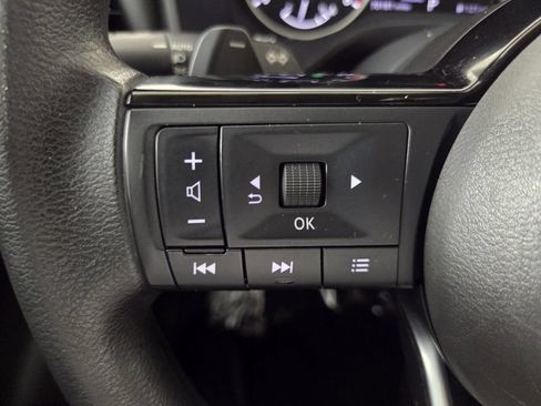 Used 2021 Nissan Rogue SV FWD image 17