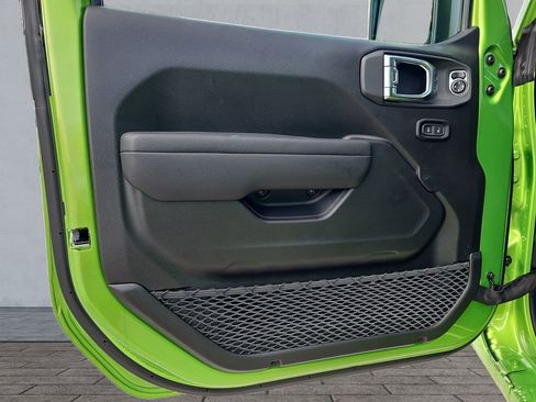 New 2025 Jeep Gladiator Sport image 17