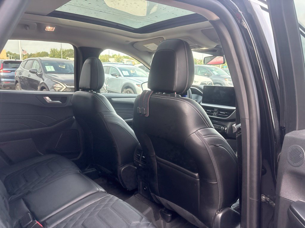 Used 2024 Ford Escape Platinum w/ Premium Technology Package AWD/4WD image 31