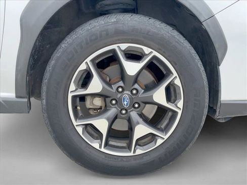 Used 2019 Subaru Crosstrek 2.0i Premium w/ Eyesight System image 19