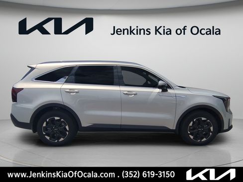 New 2026 Kia Sorento S w/ S Panoramic Sunroof Package FWD image 2