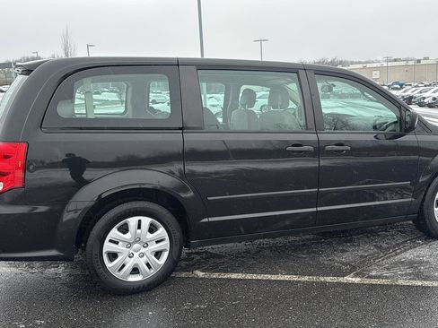 Used 2015 Dodge Grand Caravan American Value Package w/ UConnect Hands-Free Group image 5