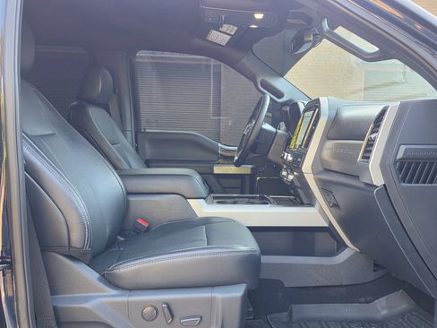 Used 2022 Ford F250 Lariat w/ Black Appearance Package AWD/4WD image 38