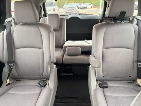 Used 2018 Honda Odyssey EX image 19