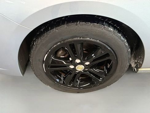 Used 2017 Chevrolet Cruze LT image 25