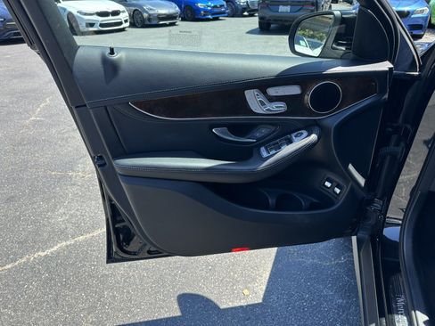 Used 2019 Mercedes-Benz GLC 350e 4MATIC image 26