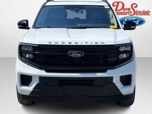 Used 2025 Ford Expedition Max Active AWD/4WD image 2