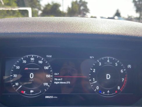 Used 2018 Land Rover Range Rover Velar R-Dynamic SE AWD/4WD image 11