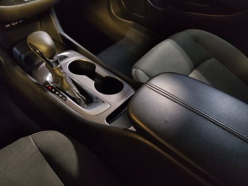 Used 2021 Chevrolet Malibu LS FWD image 26