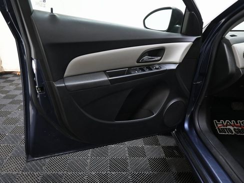 Used 2013 Chevrolet Cruze LS image 22