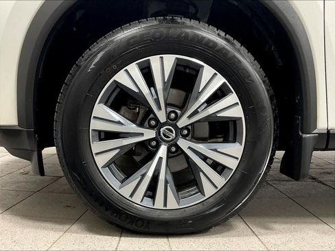 Certified 2021 Nissan Rogue SV image 7