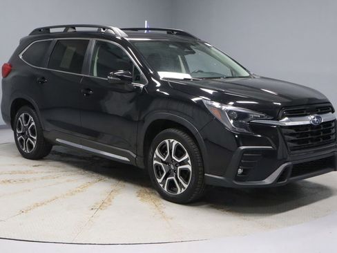 Used 2023 Subaru Ascent Limited image 1