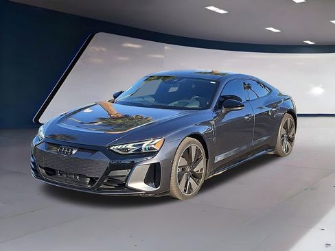Used 2023 Audi e-tron GT Prestige w/ Prestige Package image 8