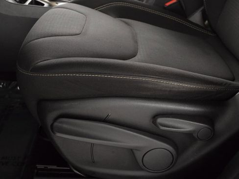 Used 2015 Jeep Cherokee Latitude image 28