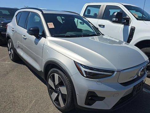 Used 2023 Volvo XC40 Recharge Ultimate AWD/4WD image 2
