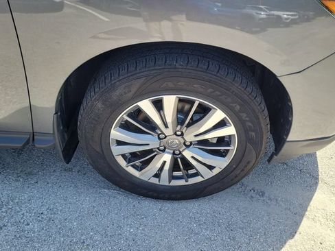 Used 2020 Nissan Pathfinder SL FWD image 7