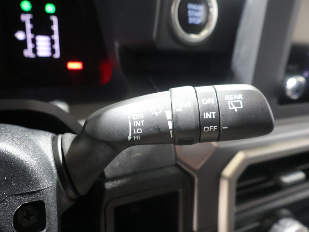 Used 2025 Toyota 4Runner SR5 AWD/4WD image 37