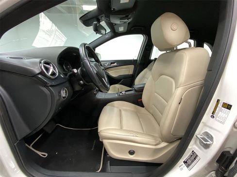 Used 2017 Mercedes-Benz B 250e image 17