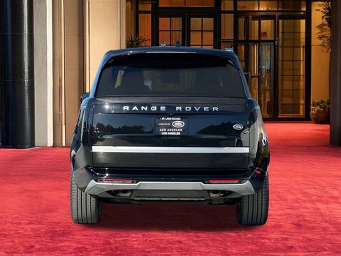 Used 2023 Land Rover Range Rover First Edition image 11