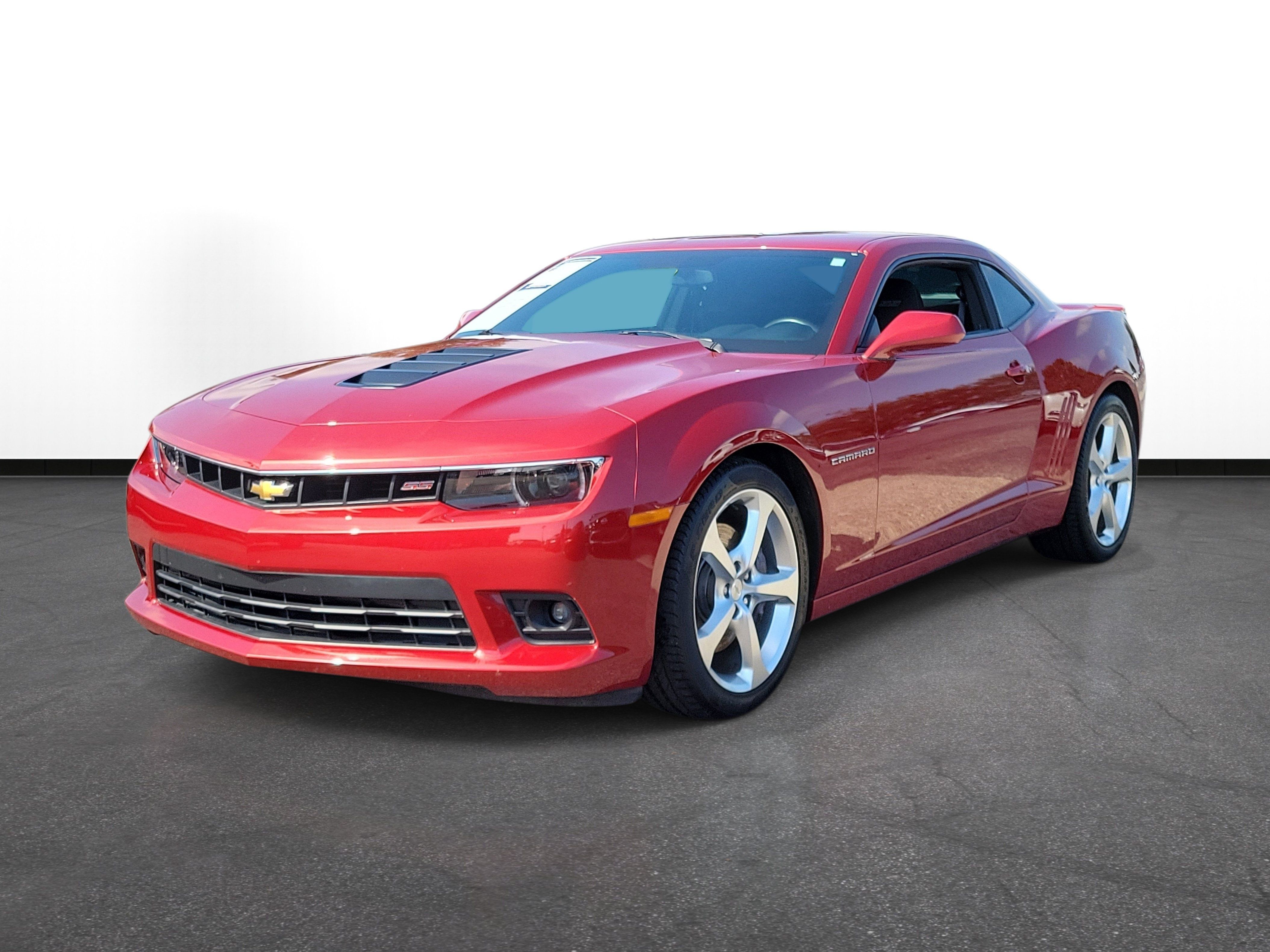 Used 2015 Chevrolet Camaro SS w/ RS Package RWD image 2