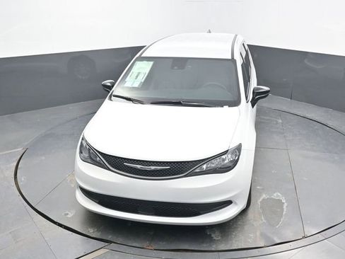 New 2026 Chrysler Voyager LX image 44