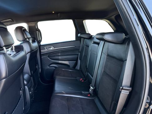 Used 2022 Jeep Grand Cherokee Laredo X RWD image 11