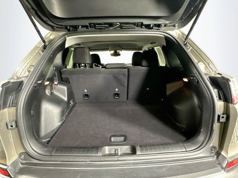 Used 2021 Jeep Cherokee Latitude FWD image 26